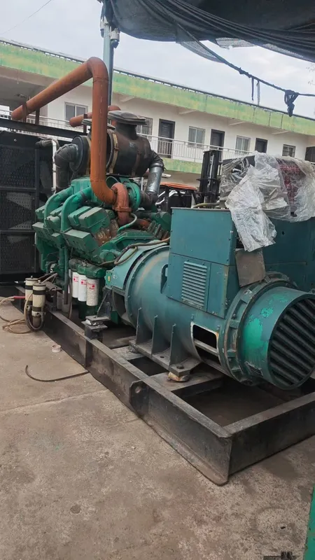 Used Cummins 1000 kVA Diesel Generator - photograph 04