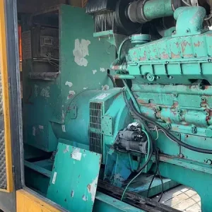 Used Cummins 750 kVA Diesel Generator - photograph 01